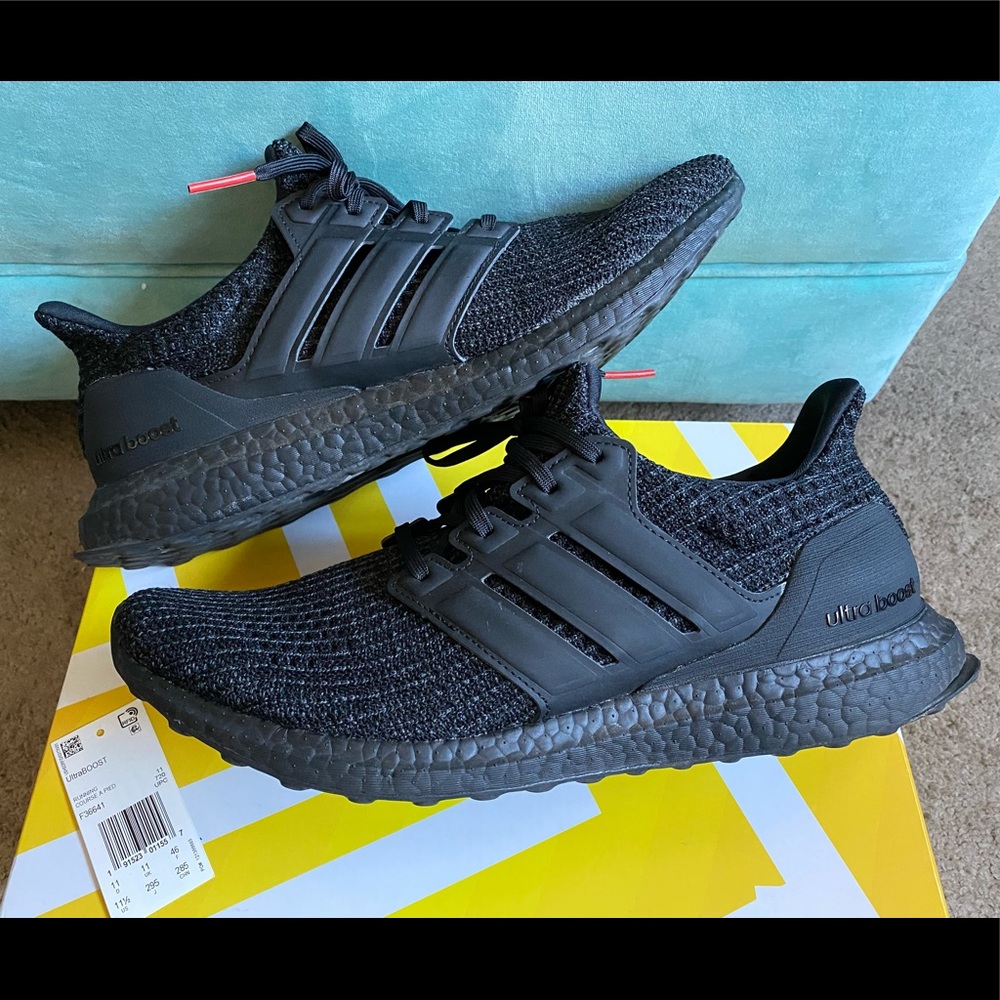 ADIDAS ULTRA BOOST 4.0 TRIPLE BLACK SIZE 11.5 NDS